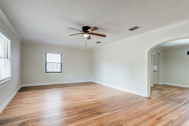 Building Photo - Tech Terrace Pre-Lease for 2026 or available now!