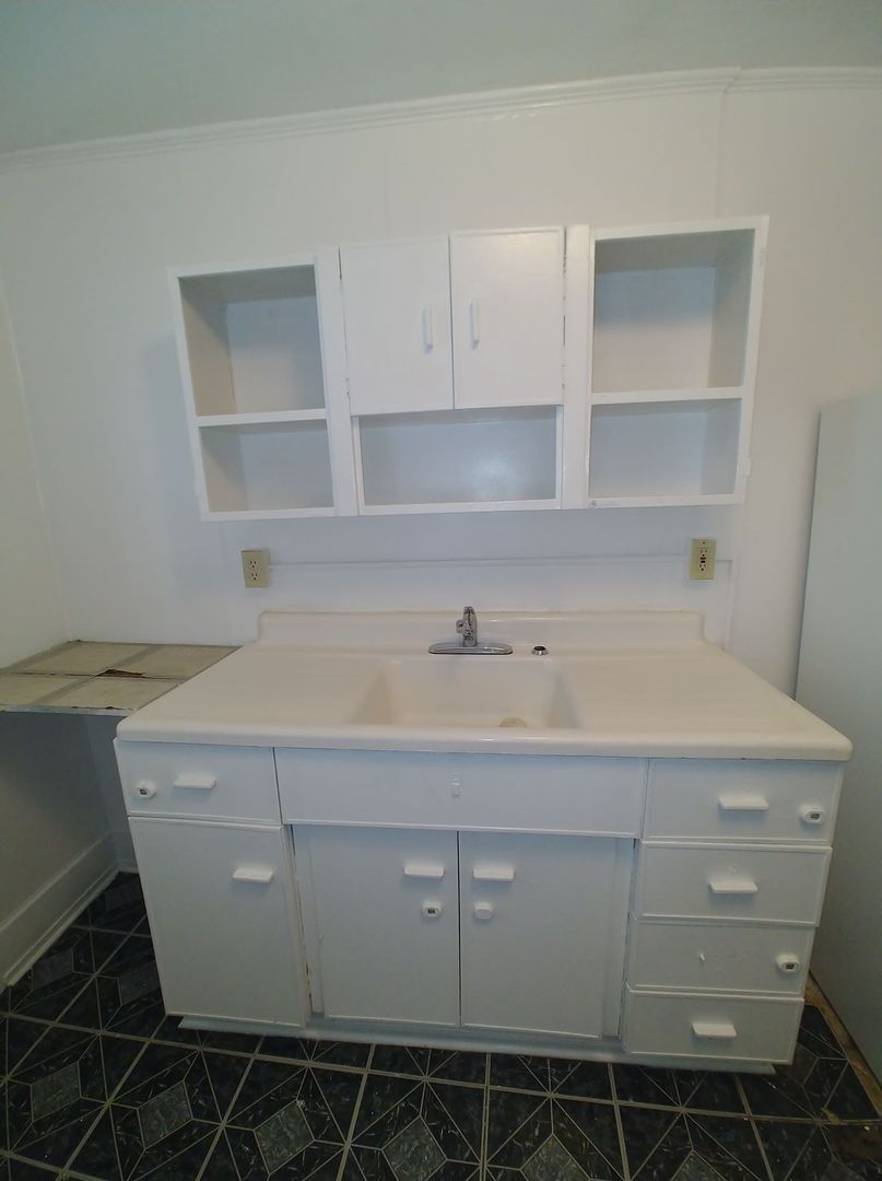 Building Photo - 308 N 11th St