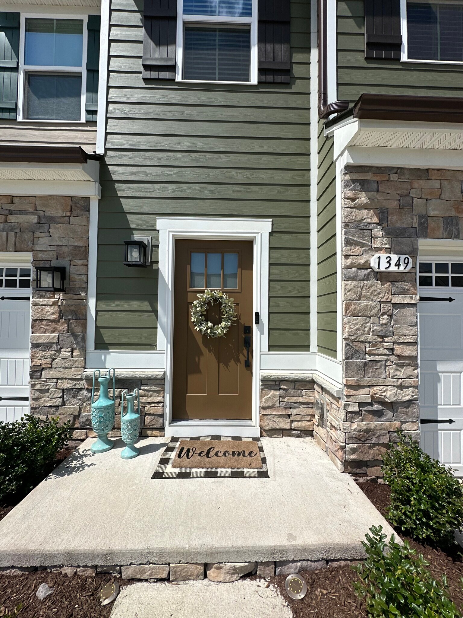Building Photo - 1349 Crescent Ridge Dr