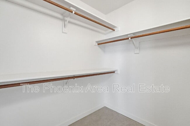 Building Photo - 507 W Nopal Ave