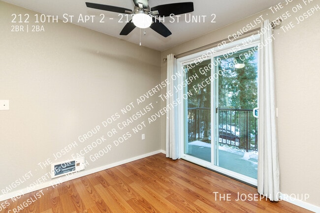 Building Photo - 212 10th St