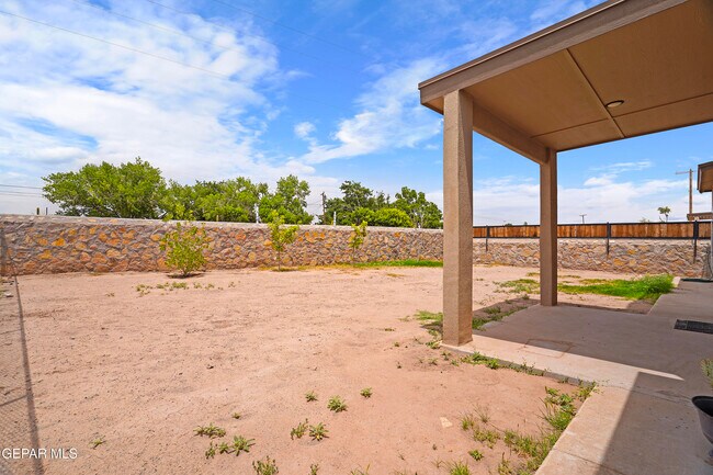 Building Photo - 618 Rafael Marmolejo St