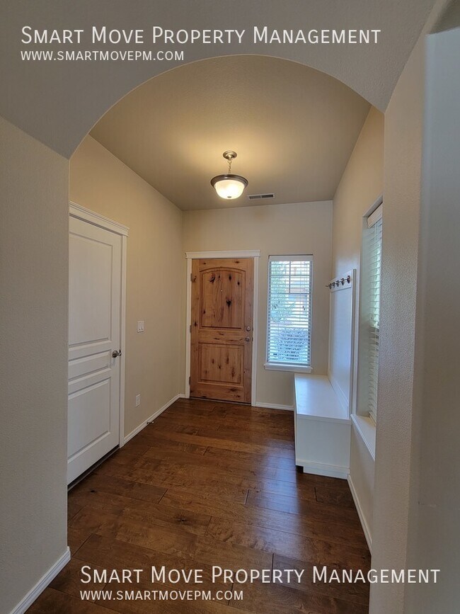 Building Photo - Adorable Two Story off Maple Grove. Neighb...