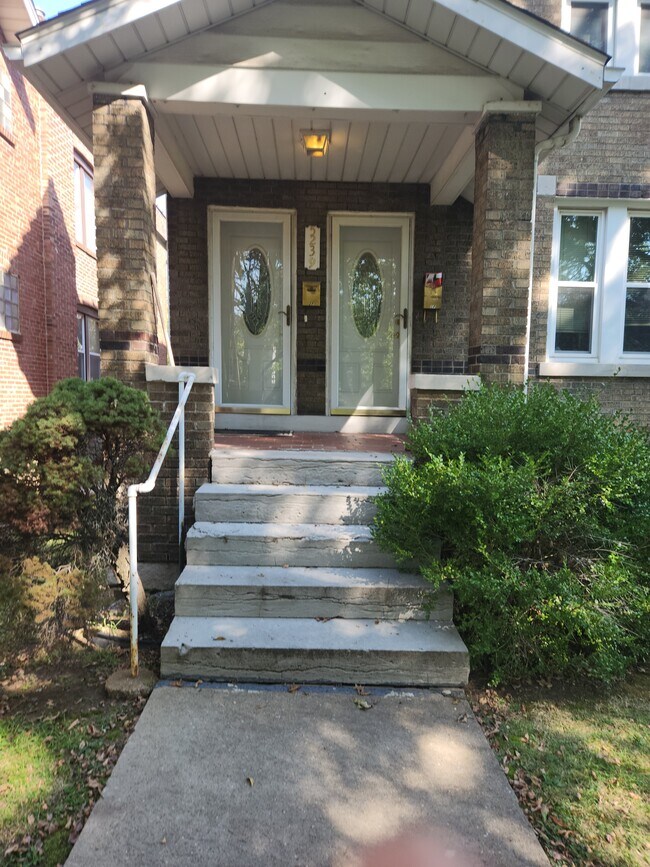 Primary Photo - 5239 Bancroft Ave