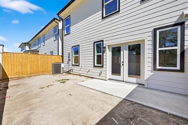 Building Photo - 12315 New Jordan Ln