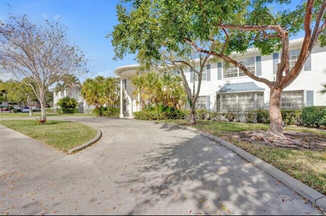 Building Photo - 6750 NE 21st Rd