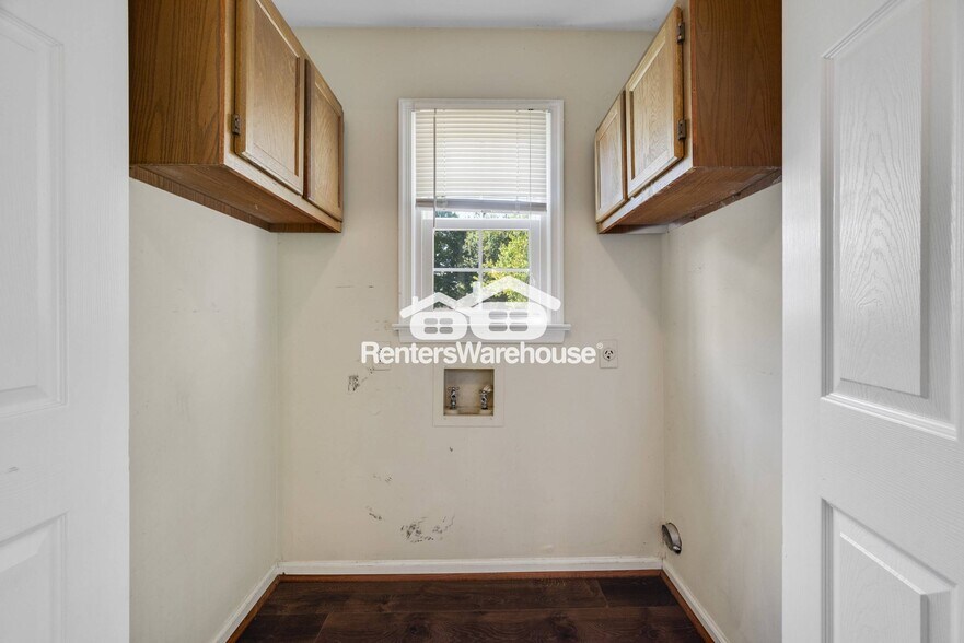Building Photo - 816 Pin Oak Pl