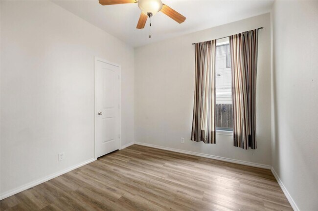 Building Photo - 187 Rummel Dr