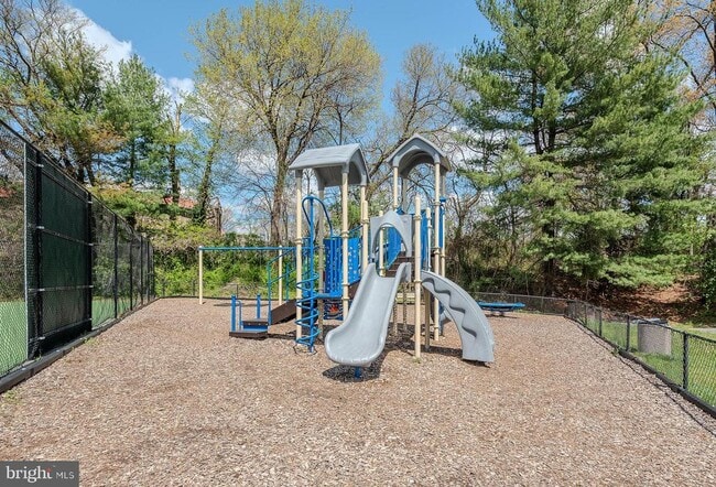 Building Photo - 2134 Commissary Cir
