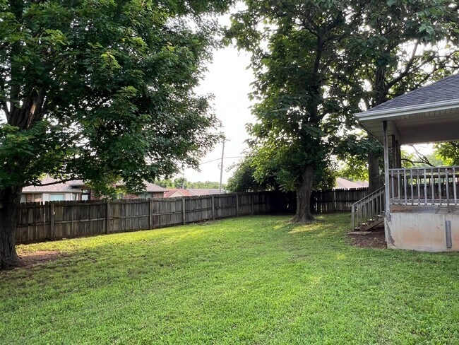 Building Photo - 3 Bedroom with Large Covered Deck in southwest Springfield