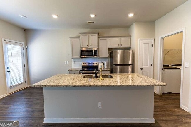 Building Photo - 1028 Mcconaughy Ct