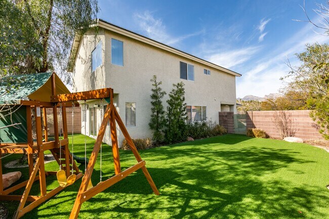 Building Photo - SUMMERLIN BEAUTY WITH TONS OF UPGRADES*3 LARGE BEDROOMS*COMMUNITY POOL*