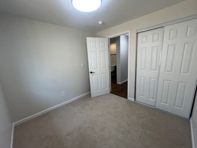 Building Photo - 3 Bedroom 2 Bath Lafayette OR 97127