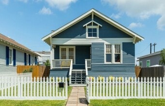 Building Photo - 2612 Avenue M 1/2