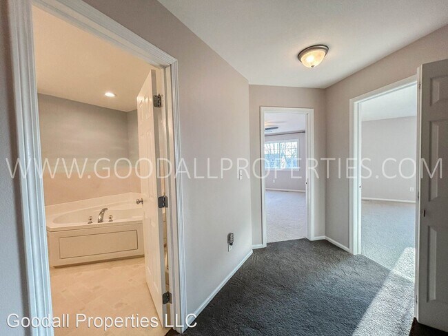 Building Photo - 2 br, 2 bath House - 3799 Village Run Dr #702