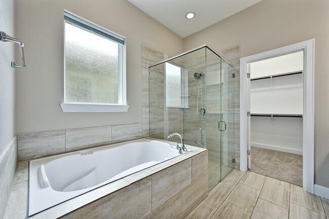 Building Photo - 286 Dayridge Dr