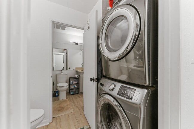 Building Photo - Kihei Villages - Unfurnished upstairs unit 2 bd/1.5 bath. Nicely remodeled.