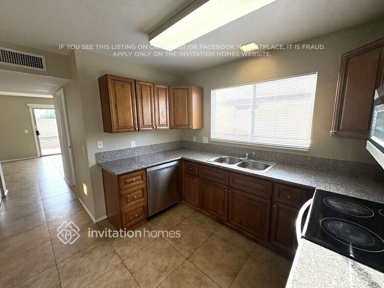 Building Photo - 4779 W Wahalla Ln