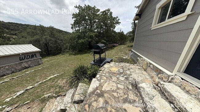 Building Photo - 555 Arrowhead Pt