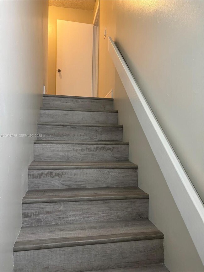 Building Photo - 2661 Huron Way