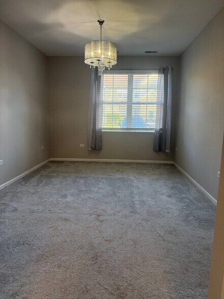 Building Photo - 2250 Aurora Dr