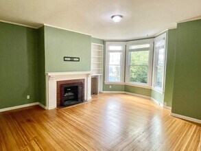 Building Photo - Charming Lower Nob Hill 1BR/1BA! Laundry! ...