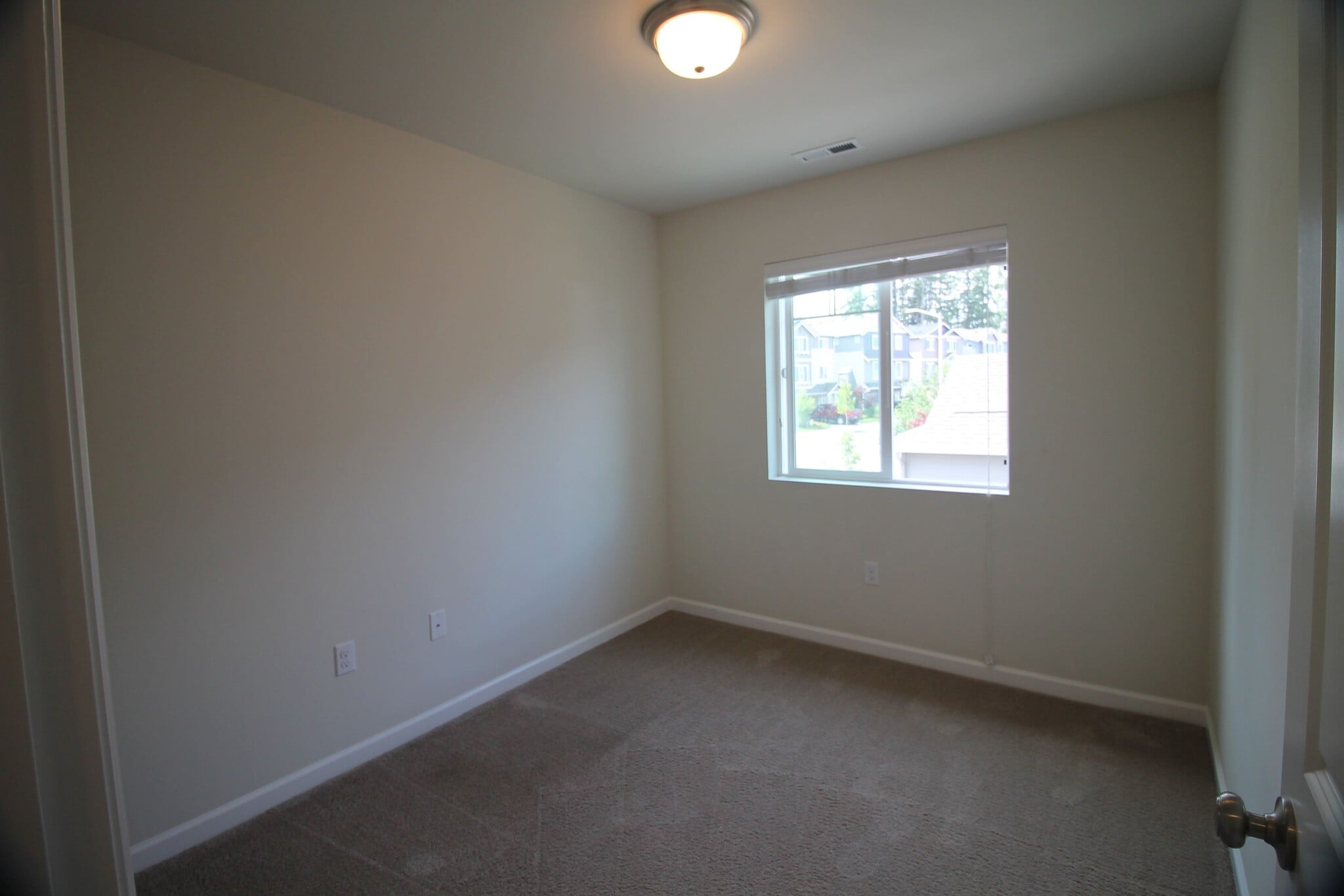 Building Photo - 3721 202nd Pl E