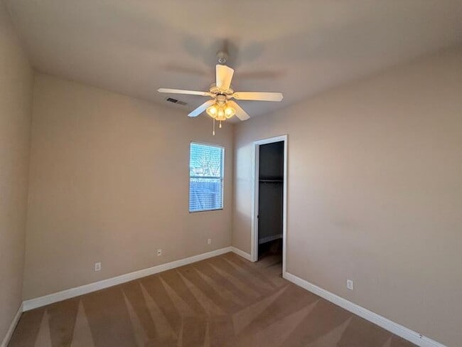 Building Photo - 3032 Hanson Ave