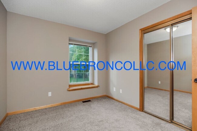 Building Photo - Check out this spacious home with thoughtf...