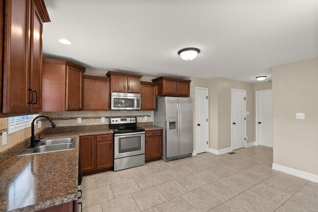 Building Photo - Coming Soon - Large home in the Heart of F...