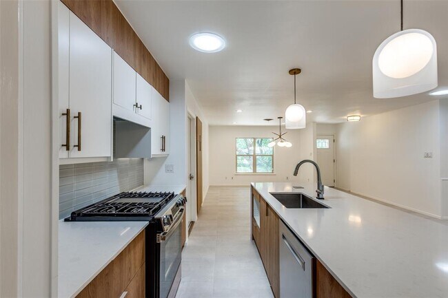 Building Photo - 1903 Boxwood Ct