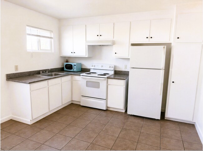 Building Photo - 151 Catron Dr
