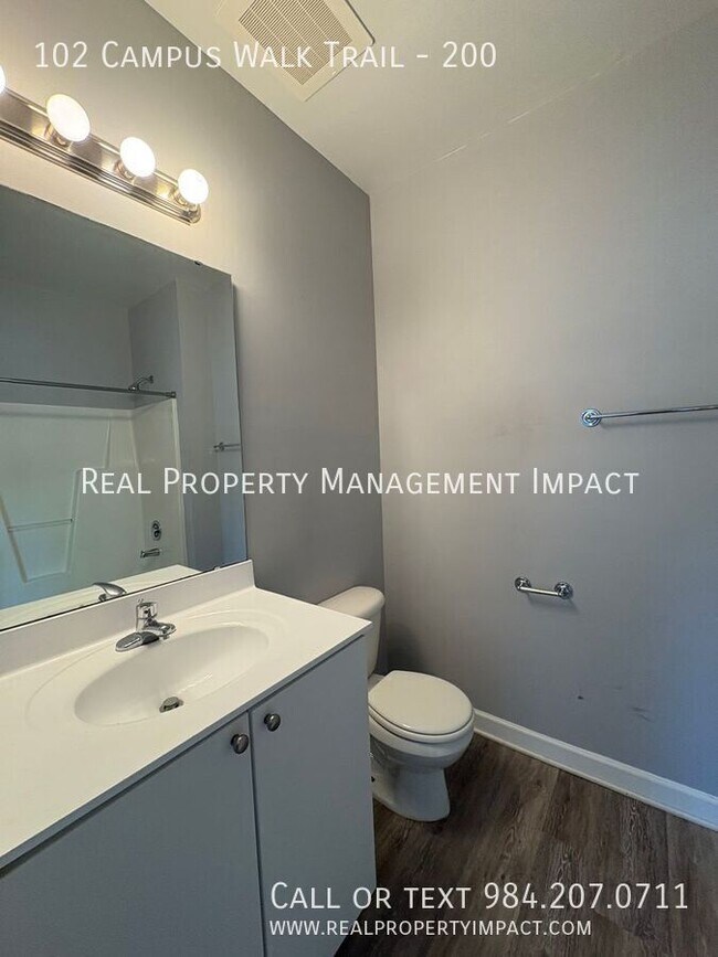 Building Photo - 102 Campus Walk Trl