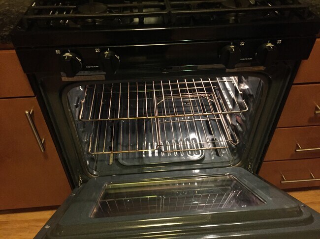 Building Photo - 915 E St NW