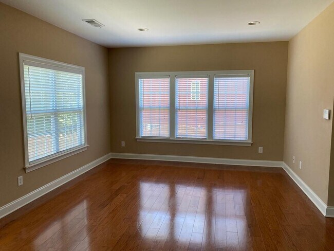 Building Photo - 5855 Branch Valley Way