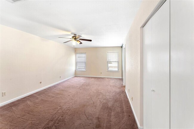 Building Photo - 11614 Village Pl Dr