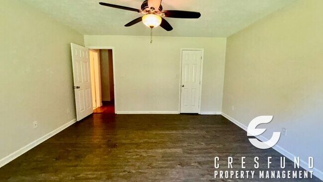 Building Photo - Charming 3 Bedroom, 2 Bath AVAILABLE NOW!