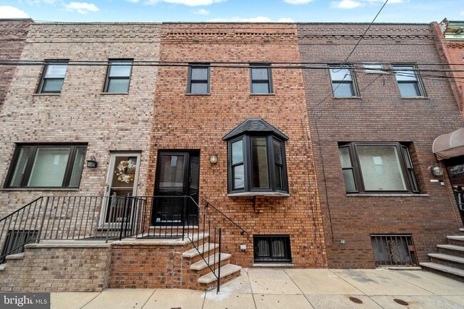 Building Photo - 2630 S Rosewood St