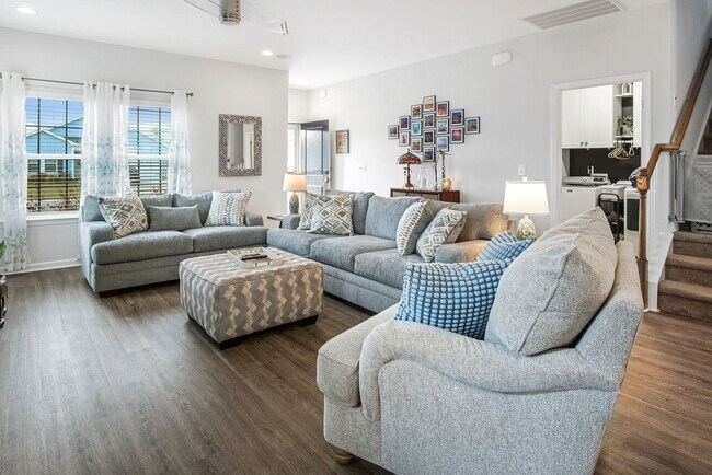 Building Photo - Glenmoor 3BR/2BA – Minutes from Downtown C...
