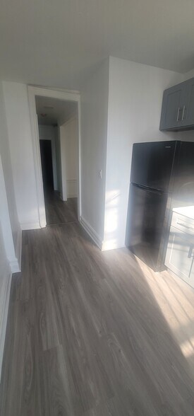 Building Photo - 406 E 52nd St