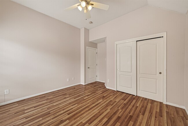 Building Photo - 3206 Shadowfern Ct