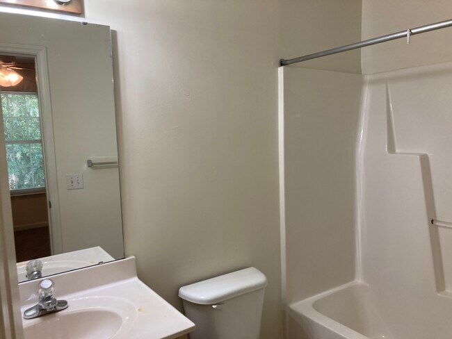 Building Photo - 31 Red Ln