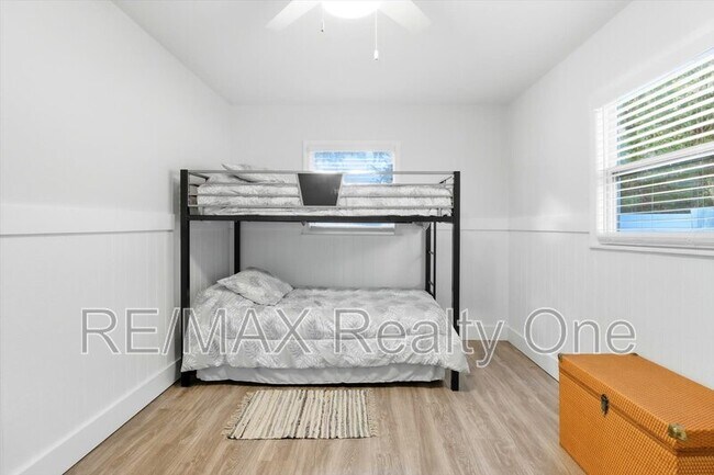 Building Photo - 750 NE 2nd Ave