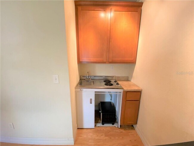 Building Photo - 1355 Drew St