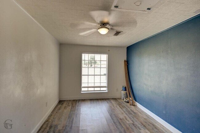 Building Photo - 1312 Fox St