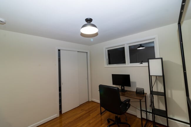 Building Photo - 149 Lakeside Blvd E