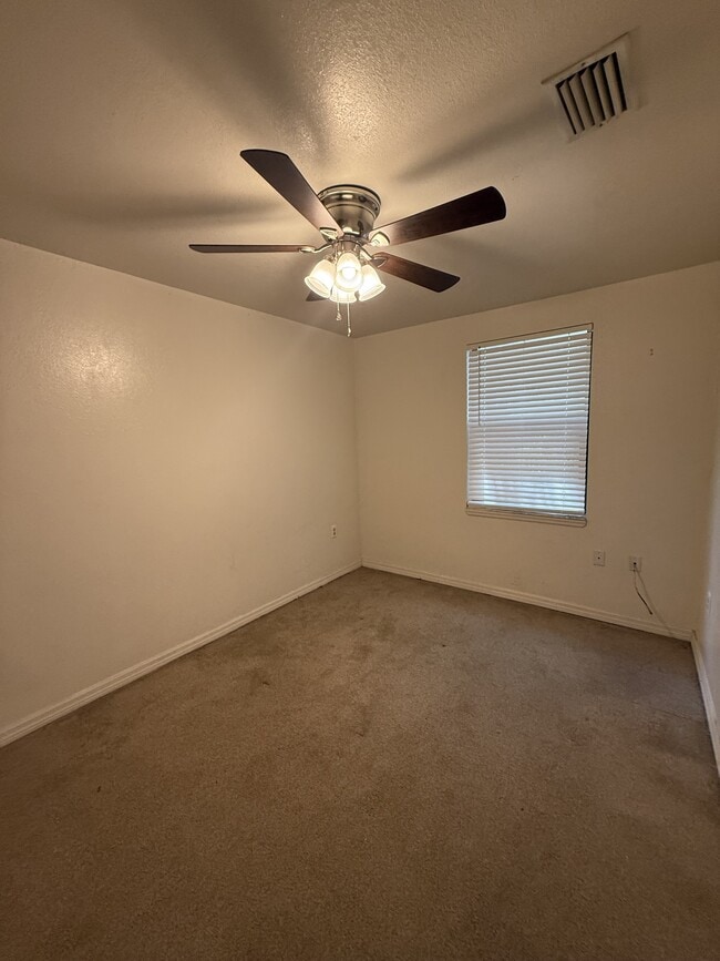 Building Photo - 1022 SW 4th Ave