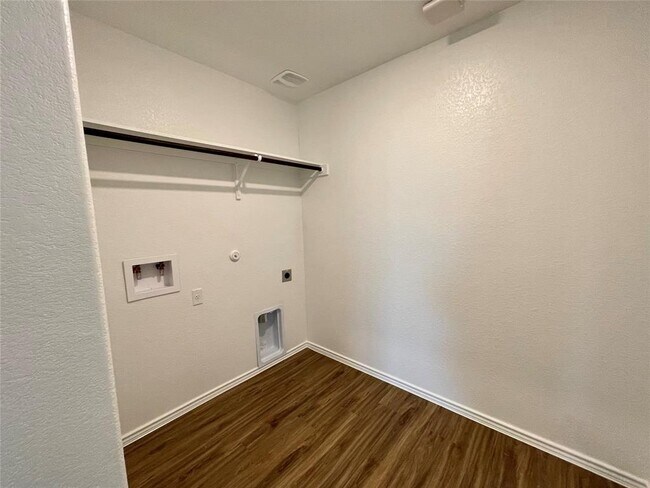 Building Photo - 3208 Kenner Dr