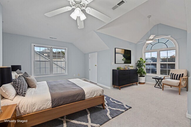 Building Photo - 200 Bridlewood Dr