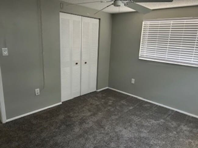 Building Photo - AVAILABLE NOW!!  Well maintained 2/2 in a ...